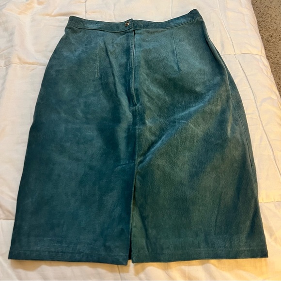 G-III Leather Teal Skirt. 100% Leather. - Picture 2 of 8